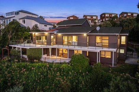 Photo of property in 22 Sailmaker Close, Whitby, Porirua, 5024