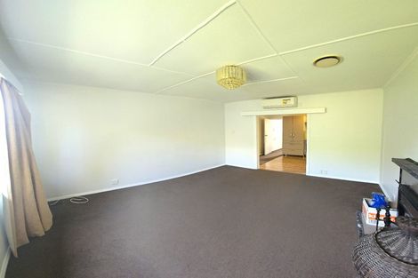 Photo of property in 43 Lyndfield Lane, Newlands, Wellington, 6037