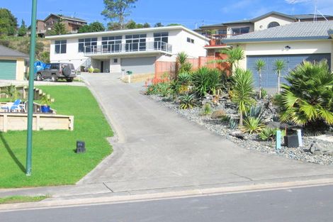Photo of property in 19 Roberta Crescent, Orewa, 0931