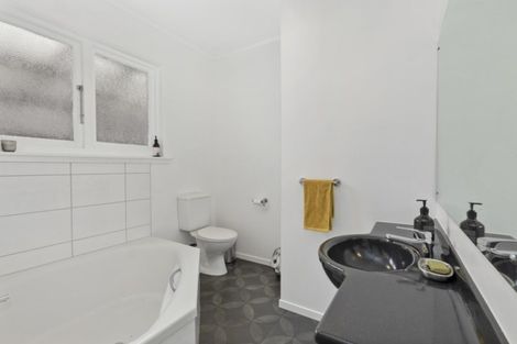 Photo of property in 366a Waiwhetu Road, Fairfield, Lower Hutt, 5011