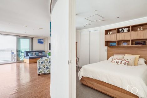 Photo of property in 72 Devonport Road, Tauranga, 3110
