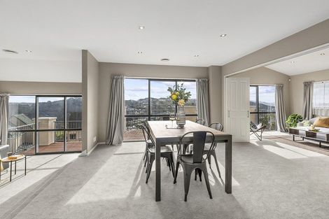 Photo of property in 17 Landsdowne Terrace, Karori, Wellington, 6012