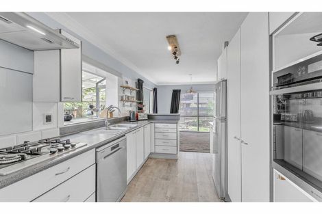 Photo of property in 12 Gibbs Drive, Woodend, 7610