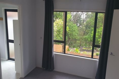 Photo of property in 50 Valley View Road, Glenfield, Auckland, 0629