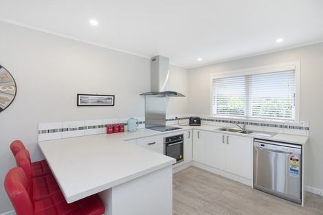 Photo of property in 1a Leybourne Avenue, Waikanae, 5036