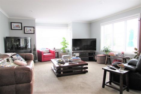 Photo of property in 2/6 The Parade, Island Bay, Wellington, 6023