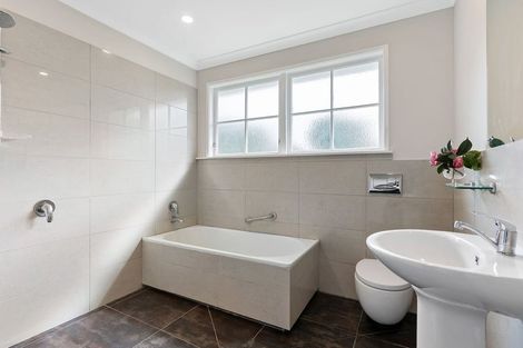 Photo of property in 6 Adonis Place, Half Moon Bay, Auckland, 2012