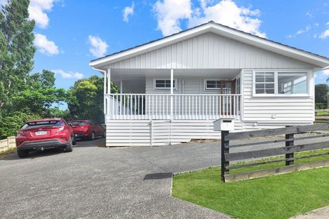 Photo of property in 9 Trosk Place, Waiuku, 2123