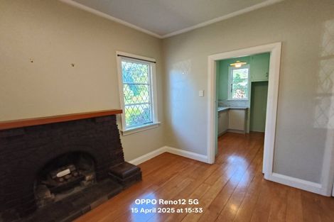 Photo of property in 32 Victoria Road, New Plymouth, 4310