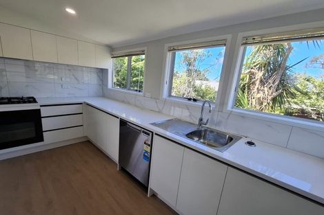 Photo of property in 1/5 Tobruk Crescent, Milford, Auckland, 0620