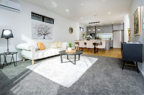 Photo of property in 4/19 Kingdale Road, Henderson, Auckland, 0610