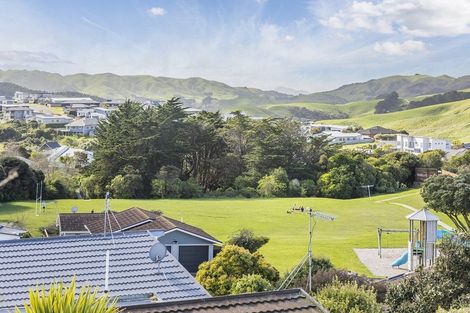 Photo of property in 39 Bodmin Terrace, Camborne, Porirua, 5026