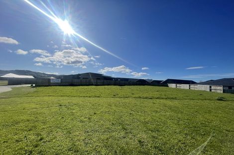 Photo of property in 59c Larsen Crescent, Tawa, Wellington, 5028