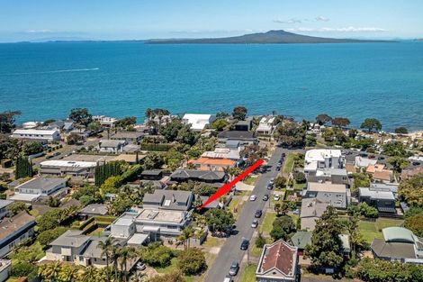 Photo of property in 2/2a Earnoch Avenue, Takapuna, Auckland, 0622