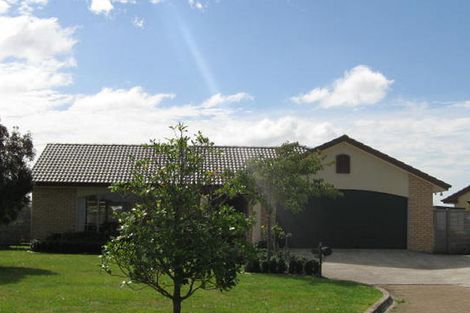 Photo of property in 11 Russett Grove, Henderson, Auckland, 0612
