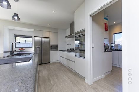 Photo of property in 1 Nikau Way, Riverhead, 0820