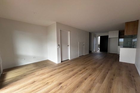 Photo of property in 21 Divich Avenue, Te Atatu South, Auckland, 0610