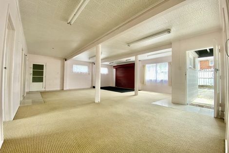 Photo of property in 25 Clayton Road, Manurewa, Auckland, 2102