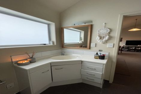 Photo of property in 11 Coronation Street, Belmont, Auckland, 0622