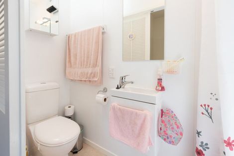 Photo of property in 42 Eden Street, Island Bay, Wellington, 6023