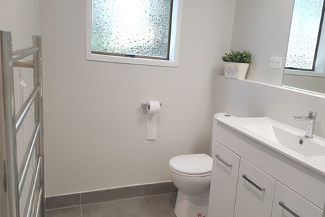 Photo of property in 14 Oaktree Avenue, Browns Bay, Auckland, 0630