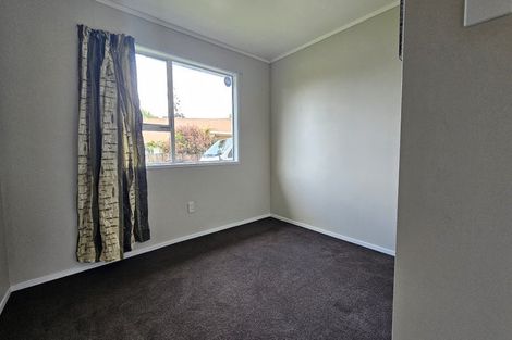 Photo of property in 111 Kemp Road, Massey, Auckland, 0614