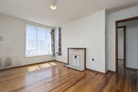 Photo of property in 61 Cook Street, Marfell, New Plymouth, 4310