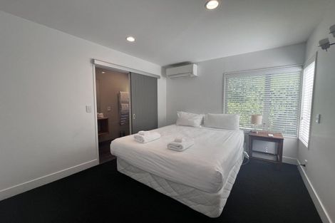 Photo of property in 11 Peregrine Place, Queenstown, 9300