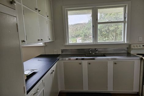 Photo of property in 153 Sievers Grove, Cannons Creek, Porirua, 5024