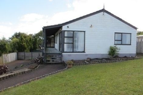 Photo of property in 17 Meadowood Drive, Unsworth Heights, Auckland, 0632