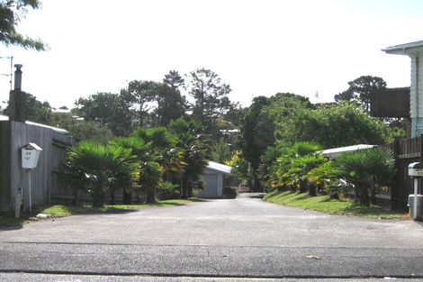 Photo of property in 53 Barrys Road, Glendene, Auckland, 0602