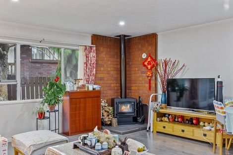 Photo of property in 1/11 Zita Maria Drive, Massey, Auckland, 0614