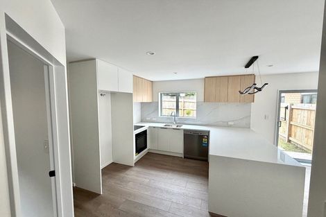 Photo of property in 17c Martin Place, Kelston, Auckland, 0602