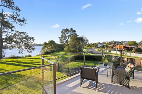 Photo of property in 5 Godwit Place, Waiuku, 2123