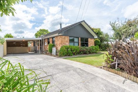 Photo of property in 1 Southsea Crescent, Silverdale, Hamilton, 3216