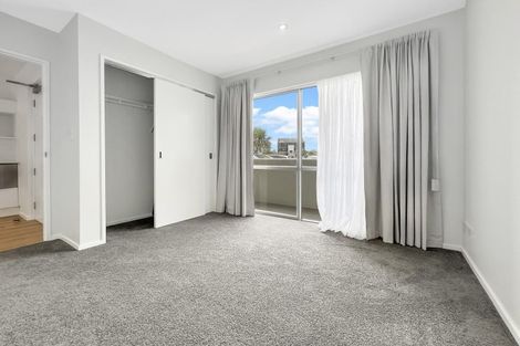 Photo of property in 3a/71 Spencer Road, Oteha, Auckland, 0632