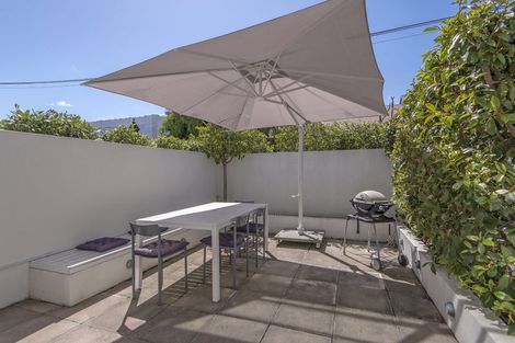 Photo of property in 12 Holly Road, St Albans, Christchurch, 8014