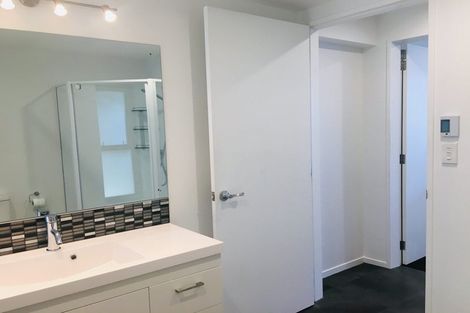 Photo of property in 15 Trinidad Crescent, Grenada Village, Wellington, 6037