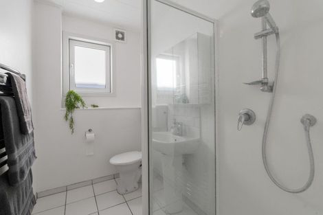 Photo of property in 16 Doris Gordon Crescent, Crofton Downs, Wellington, 6035