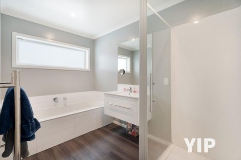 Photo of property in 50 Havana Rise, Grenada Village, Wellington, 6037