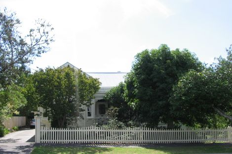 Photo of property in 25 Summer Street, Stanley Point, Auckland, 0624