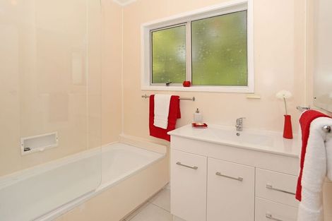Photo of property in 17 Statesman Street, Henderson, Auckland, 0612