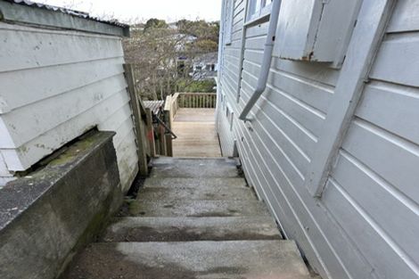 Photo of property in 7 Murray Street, Island Bay, Wellington, 6023