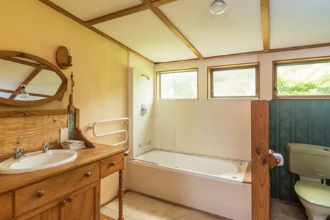 Photo of property in 25 Kotare Street, Waikanae, 5036