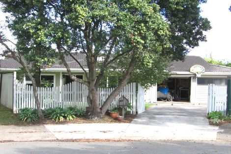 Photo of property in 16 Pinero Place, Bucklands Beach, Auckland, 2014