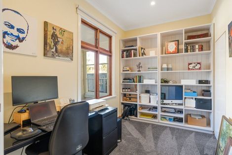 Photo of property in 180 Victoria Road, Saint Clair, Dunedin, 9012