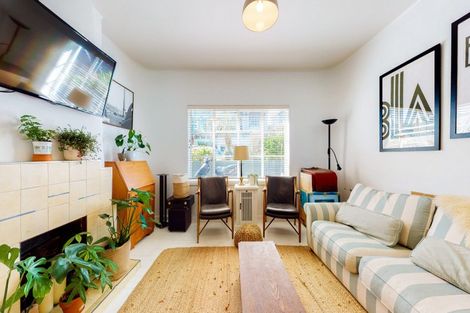 Photo of property in Hamilton Flats, 9u7 Hawker Street, Mount Victoria, Wellington, 6011