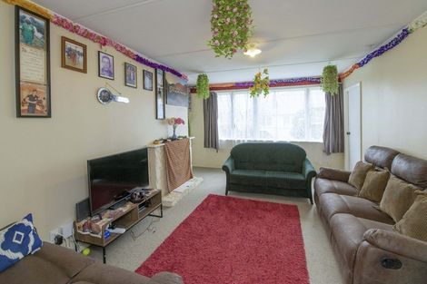 Photo of property in 25 Goldsmith Crescent, Levin, 5510