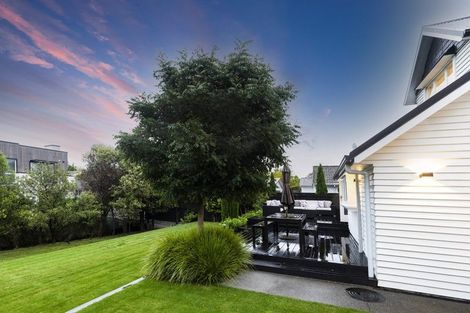 Photo of property in 111 Saint Andrews Square, Strowan, Christchurch, 8052