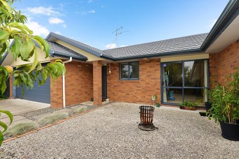 Photo of property in 181 Old Farm Road, Hamilton East, Hamilton, 3216